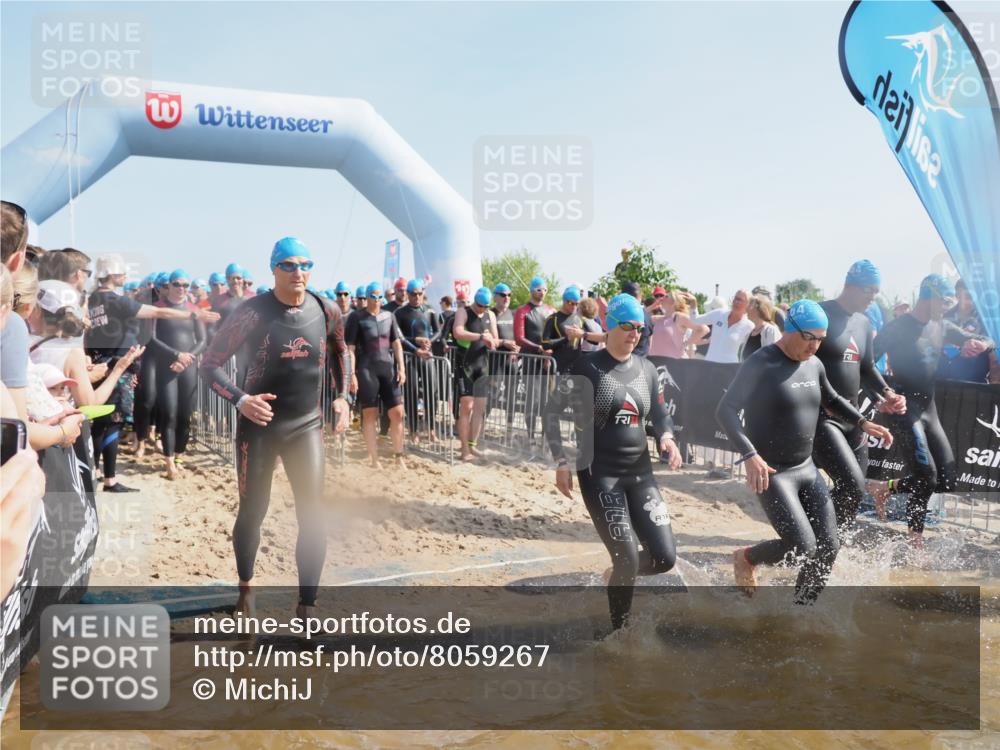 22.06.2025 - Viking Triathlon MichiJ http://msf.ph/oto/8059267 22.06.2025 10:04:13 Schwimmen 141, 142, 156, 185, 199, 240, 276, 313, 351, 370, 448, 474, 493, 529, 614 meine-sportfotos.de
