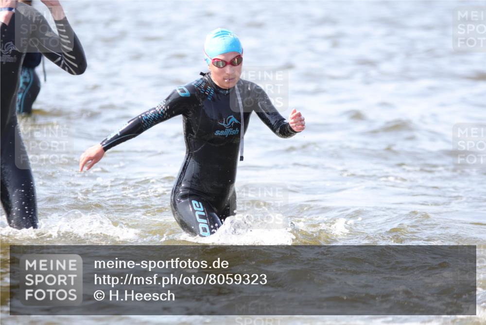 22.06.2025 - Viking Triathlon H.Heesch http://msf.ph/oto/8059323 22.06.2025 10:31:39 Schwimmen 3, 87, 98, 99, 124, 125, 137, 158, 189, 224, 340, 350, 435, 469, 507, 555, 613, 648, 658 meine-sportfotos.de