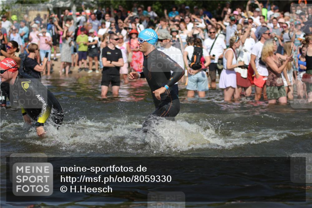 22.06.2025 - Viking Triathlon H.Heesch http://msf.ph/oto/8059330 22.06.2025 10:00:53 Schwimmen 90, 132, 184, 243, 258, 289, 300, 301, 306, 352, 384, 491, 630, 652, 658 meine-sportfotos.de
