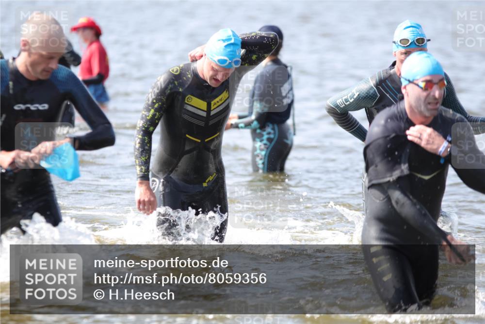 22.06.2025 - Viking Triathlon H.Heesch http://msf.ph/oto/8059356 22.06.2025 10:31:45 Schwimmen 87, 98, 99, 124, 125, 137, 158, 189, 224, 340, 350, 435, 449, 507, 555, 658 meine-sportfotos.de