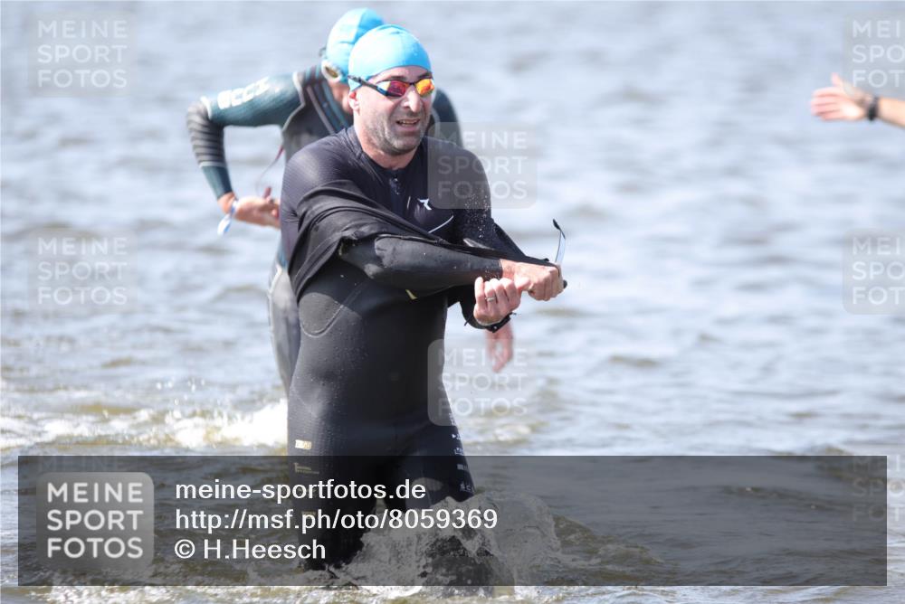 22.06.2025 - Viking Triathlon H.Heesch http://msf.ph/oto/8059369 22.06.2025 10:31:46 Schwimmen 87, 98, 99, 124, 125, 137, 158, 189, 224, 340, 350, 435, 449, 507, 555, 658 meine-sportfotos.de