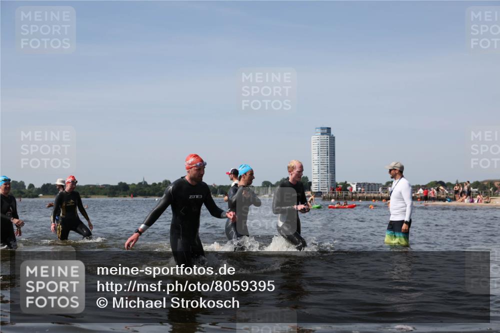 22.06.2025 - Viking Triathlon Michael Strokosch http://msf.ph/oto/8059395 22.06.2025 10:41:39 Schwimmen 58, 142, 194, 220, 505, 625, 629 meine-sportfotos.de