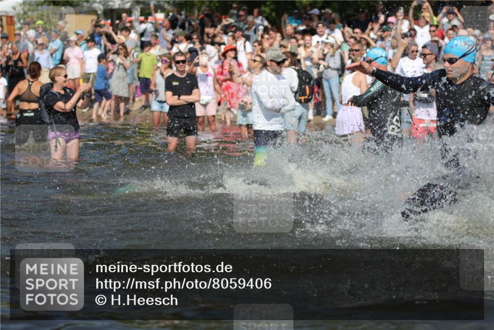 22.06.2025 - Viking Triathlon H.Heesch http://msf.ph/oto/8059406 22.06.2025 10:01:00 Schwimmen 12, 50, 63, 90, 113, 124, 236, 243, 294, 300, 347, 350, 384, 458, 658 meine-sportfotos.de