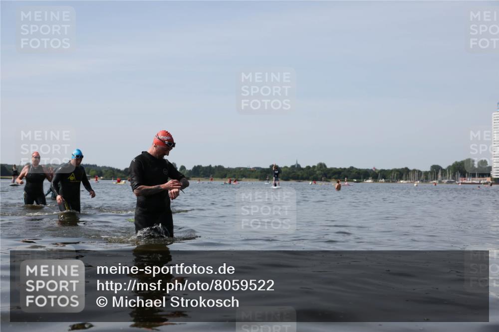 22.06.2025 - Viking Triathlon Michael Strokosch http://msf.ph/oto/8059522 22.06.2025 10:52:46 Schwimmen 106, 656 meine-sportfotos.de