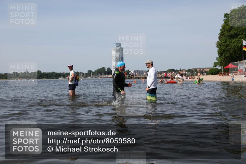 22.06.2025 - Viking Triathlon Michael Strokosch http://msf.ph/oto/8059580 22.06.2025 10:42:01 Schwimmen 78, 159, 199, 221 meine-sportfotos.de