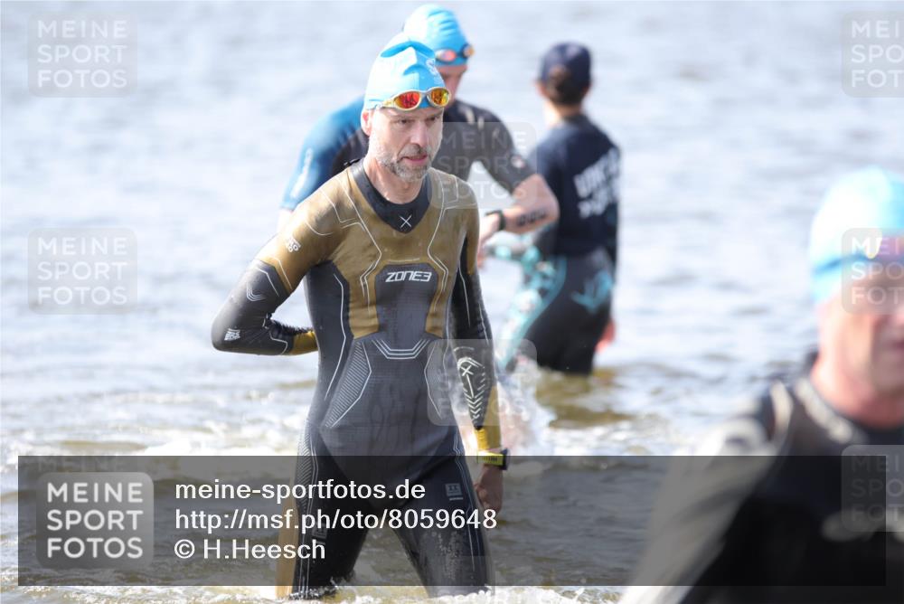 22.06.2025 - Viking Triathlon H.Heesch http://msf.ph/oto/8059648 22.06.2025 10:33:02 Schwimmen 91, 113, 287, 387, 399 meine-sportfotos.de