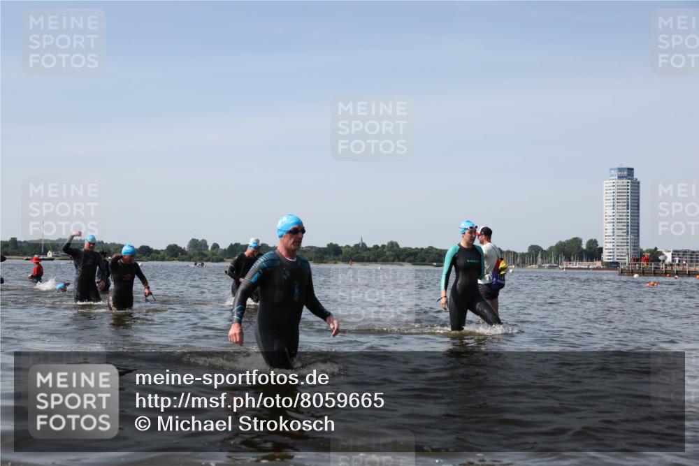 22.06.2025 - Viking Triathlon Michael Strokosch http://msf.ph/oto/8059665 22.06.2025 10:42:11 Schwimmen 16, 78, 159, 281, 290, 326, 460, 465 meine-sportfotos.de
