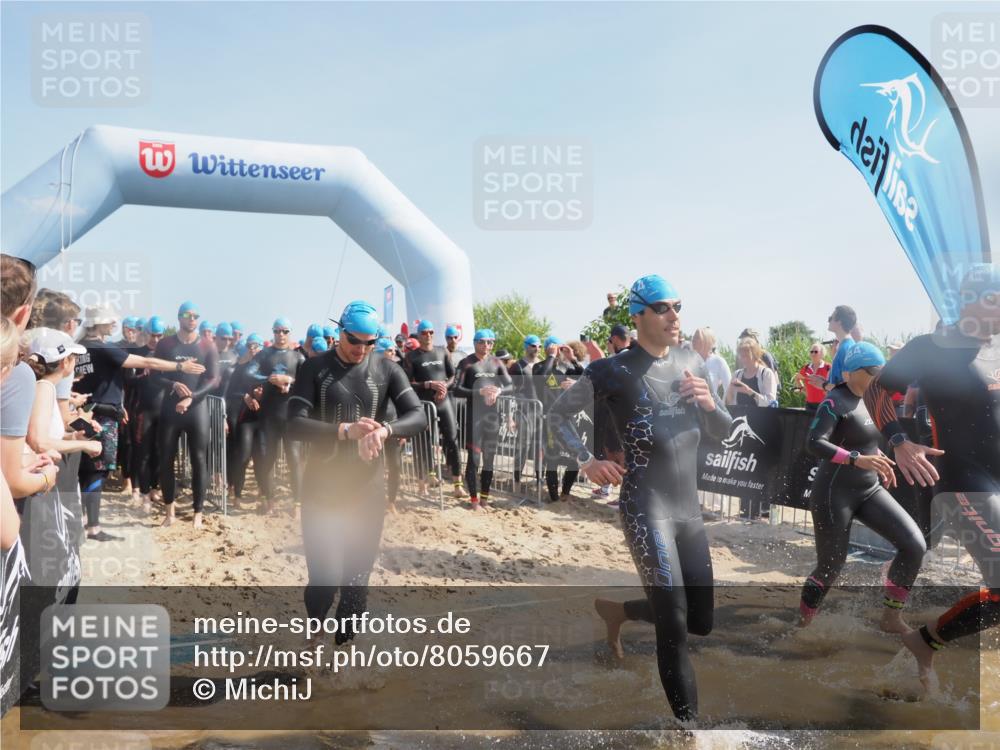 22.06.2025 - Viking Triathlon MichiJ http://msf.ph/oto/8059667 22.06.2025 10:04:42 Schwimmen 55, 85, 86, 238, 245, 281, 312, 316, 327, 428, 482, 514, 515, 550, 662 meine-sportfotos.de