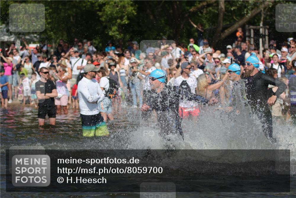 22.06.2025 - Viking Triathlon H.Heesch http://msf.ph/oto/8059700 22.06.2025 10:01:20 Schwimmen 38, 53, 173, 203, 214, 216, 224, 284, 287, 311, 341, 381, 393, 444, 643 meine-sportfotos.de