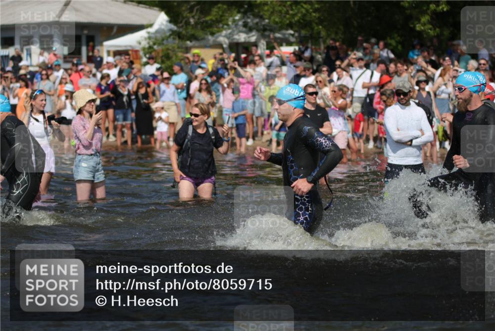 22.06.2025 - Viking Triathlon H.Heesch http://msf.ph/oto/8059715 22.06.2025 10:01:21 Schwimmen 38, 53, 173, 203, 214, 216, 224, 284, 287, 311, 341, 381, 393, 444, 643 meine-sportfotos.de