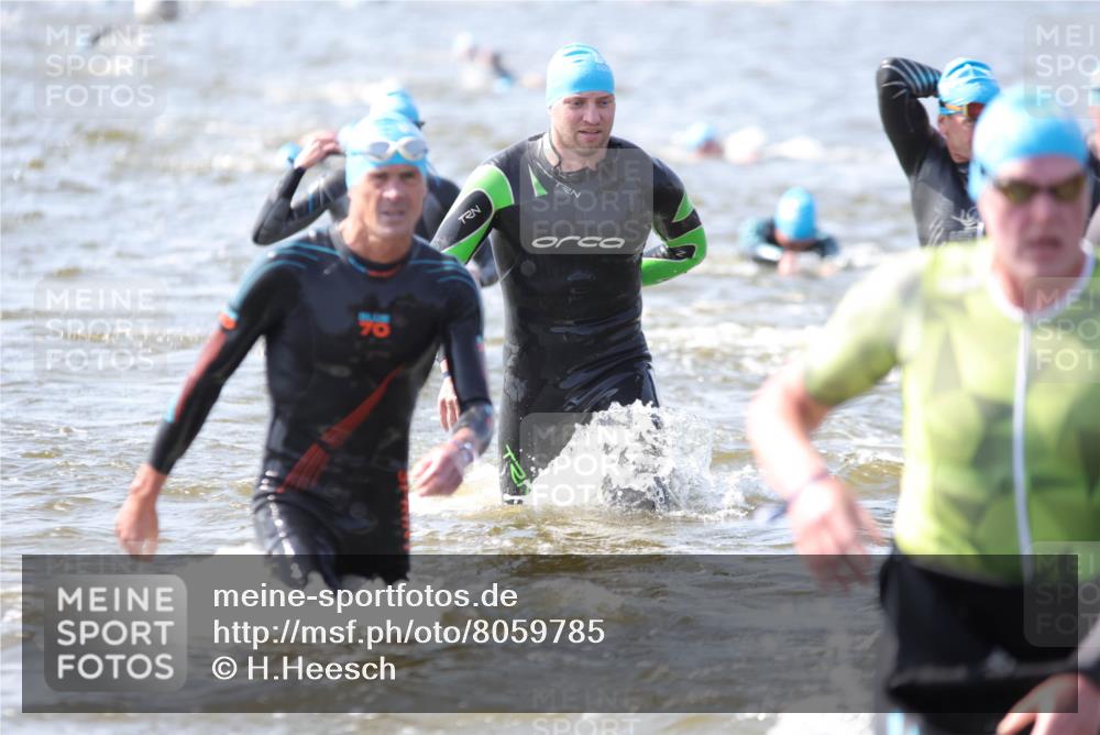 22.06.2025 - Viking Triathlon H.Heesch http://msf.ph/oto/8059785 22.06.2025 10:33:48 Schwimmen 5, 50, 75, 149, 184, 229, 242, 255, 304, 348, 349, 438, 457, 478, 532, 540 meine-sportfotos.de