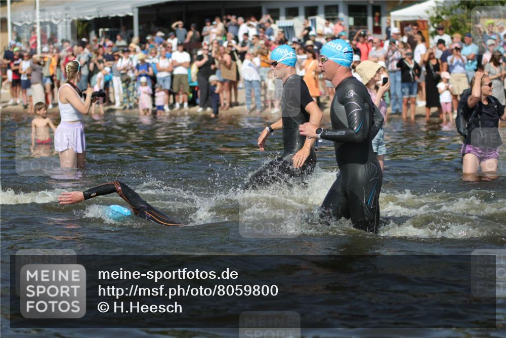 22.06.2025 - Viking Triathlon H.Heesch http://msf.ph/oto/8059800 22.06.2025 10:01:28 Schwimmen 38, 99, 162, 203, 216, 224, 226, 237, 284, 287, 311, 381, 393, 510, 643 meine-sportfotos.de