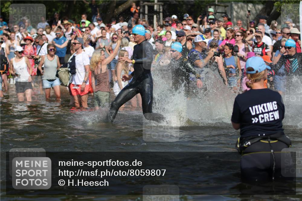 22.06.2025 - Viking Triathlon H.Heesch http://msf.ph/oto/8059807 22.06.2025 10:01:30 Schwimmen 99, 162, 203, 216, 224, 226, 237, 272, 381, 393, 399, 461, 507, 510, 626 meine-sportfotos.de