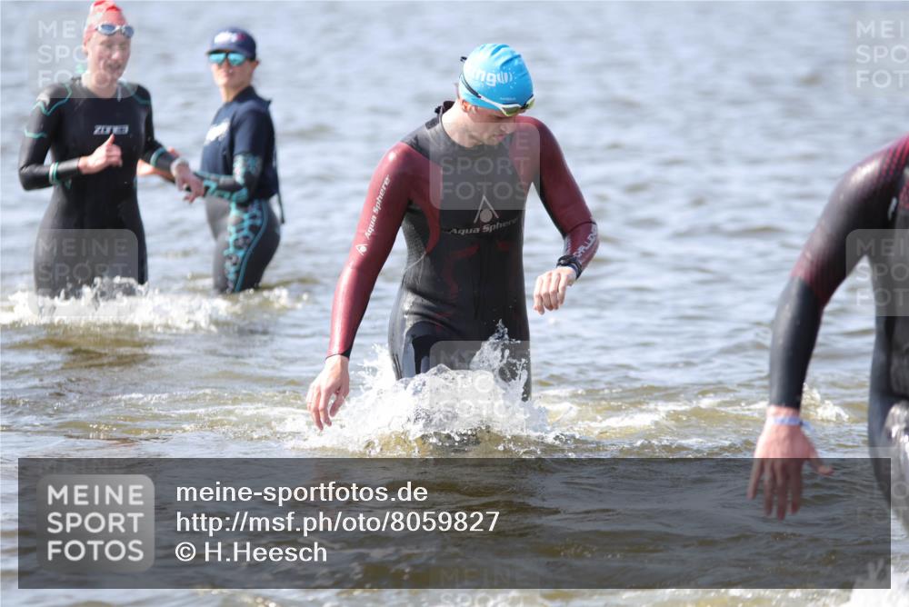 22.06.2025 - Viking Triathlon H.Heesch http://msf.ph/oto/8059827 22.06.2025 10:34:03 Schwimmen 46, 70, 75, 184, 297, 349, 429, 478, 527, 532, 540, 618, 635 meine-sportfotos.de