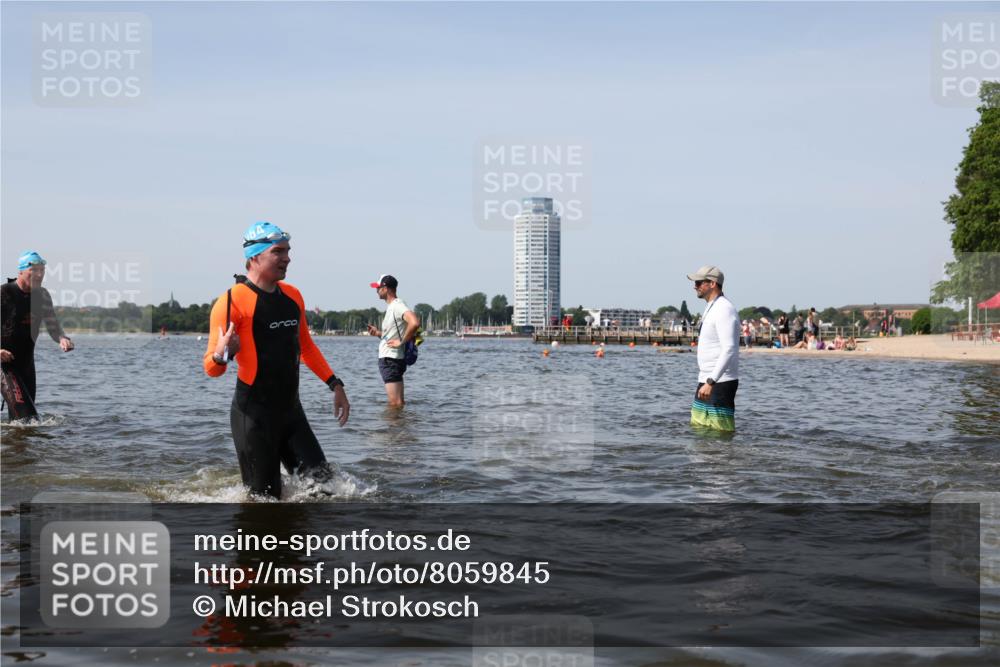 22.06.2025 - Viking Triathlon Michael Strokosch http://msf.ph/oto/8059845 22.06.2025 10:42:27 Schwimmen 16, 55, 65, 192, 281, 318, 326, 427, 460, 465 meine-sportfotos.de
