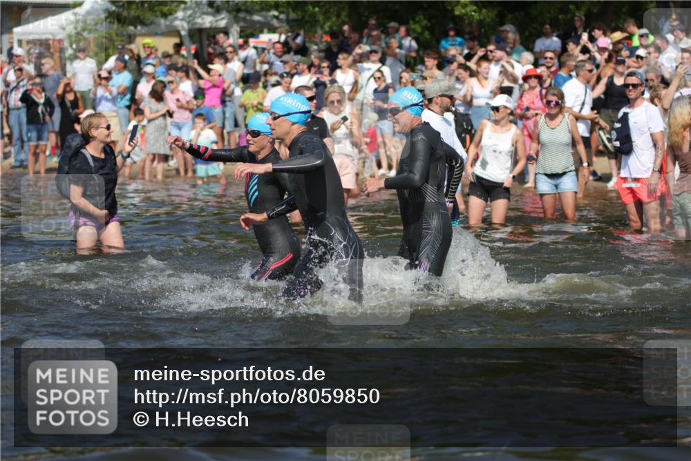 22.06.2025 - Viking Triathlon H.Heesch http://msf.ph/oto/8059850 22.06.2025 10:01:33 Schwimmen 99, 162, 203, 216, 224, 226, 237, 272, 381, 393, 399, 461, 507, 510, 626 meine-sportfotos.de