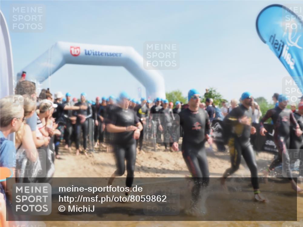22.06.2025 - Viking Triathlon MichiJ http://msf.ph/oto/8059862 22.06.2025 10:05:07 Schwimmen 94, 197, 232, 291, 362, 386, 388, 395, 407, 416, 423, 500, 605, 620, 627 meine-sportfotos.de
