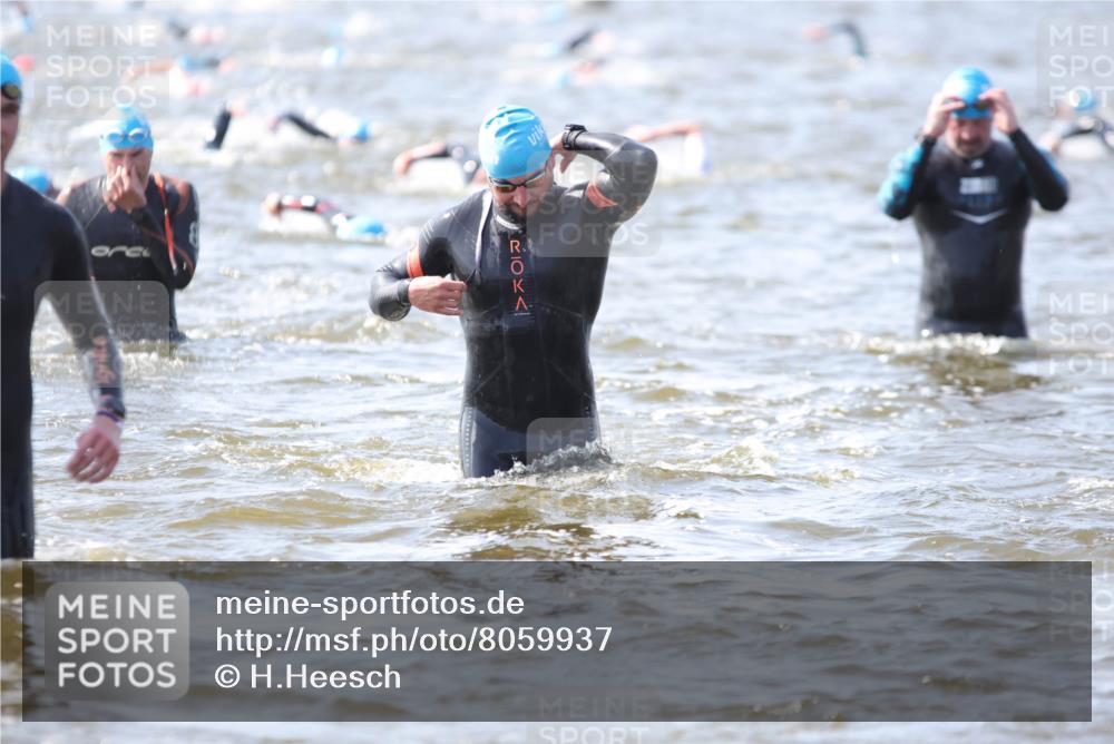 22.06.2025 - Viking Triathlon H.Heesch http://msf.ph/oto/8059937 22.06.2025 10:34:21 Schwimmen 46, 294, 306, 366, 430, 486, 520, 527, 546 meine-sportfotos.de