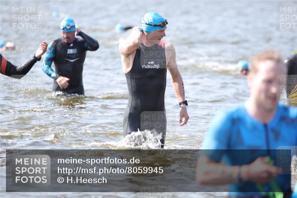 22.06.2025 - Viking Triathlon H.Heesch http://msf.ph/oto/8059945 22.06.2025 10:34:22 Schwimmen 46, 294, 306, 341, 366, 430, 486, 520, 527, 546 meine-sportfotos.de