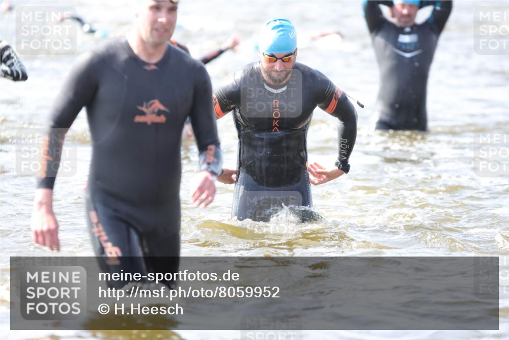 22.06.2025 - Viking Triathlon H.Heesch http://msf.ph/oto/8059952 22.06.2025 10:34:24 Schwimmen 247, 294, 306, 341, 366, 430, 486, 520, 527, 546 meine-sportfotos.de