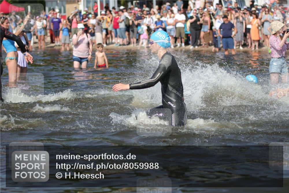 22.06.2025 - Viking Triathlon H.Heesch http://msf.ph/oto/8059988 22.06.2025 10:01:47 Schwimmen 19, 33, 125, 158, 170, 271, 310, 320, 344, 355, 438, 496, 555, 604, 618 meine-sportfotos.de