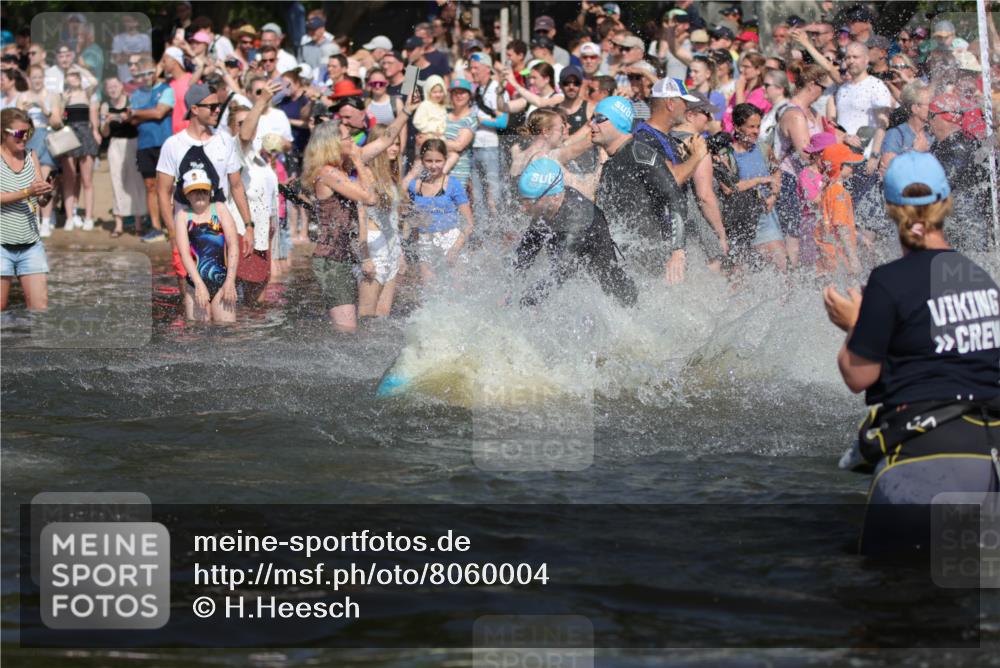22.06.2025 - Viking Triathlon H.Heesch http://msf.ph/oto/8060004 22.06.2025 10:01:50 Schwimmen 3, 17, 33, 80, 91, 125, 158, 170, 271, 304, 310, 355, 496, 555, 618 meine-sportfotos.de