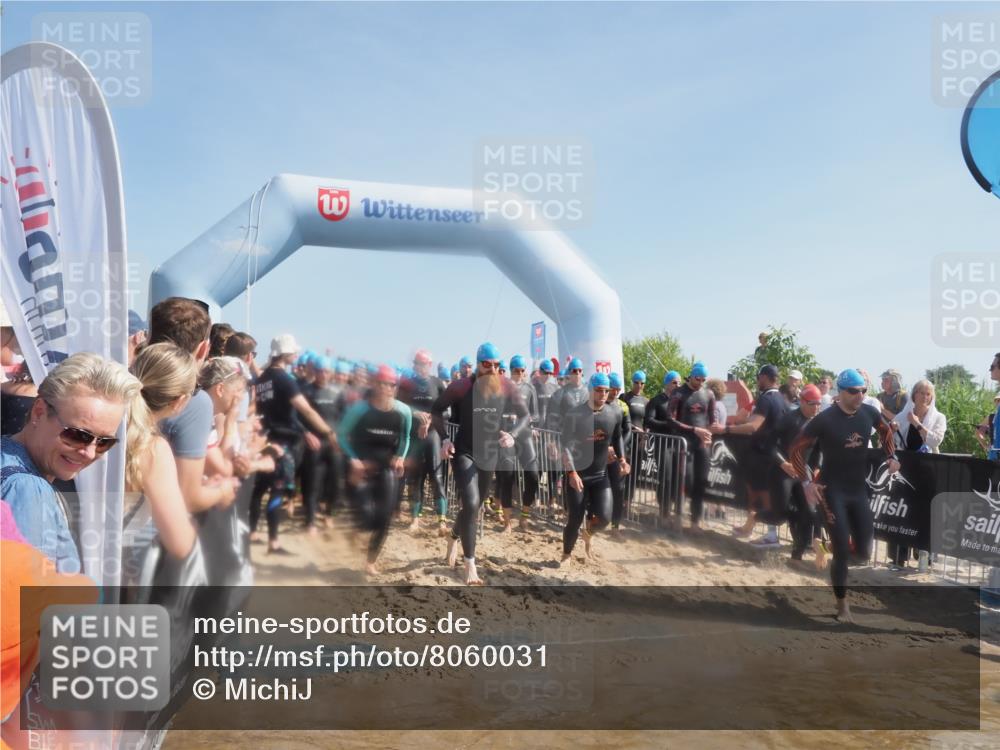 22.06.2025 - Viking Triathlon MichiJ http://msf.ph/oto/8060031 22.06.2025 10:05:21 Schwimmen 57, 59, 61, 138, 171, 172, 228, 314, 346, 389, 418, 437, 536, 601, 655 meine-sportfotos.de
