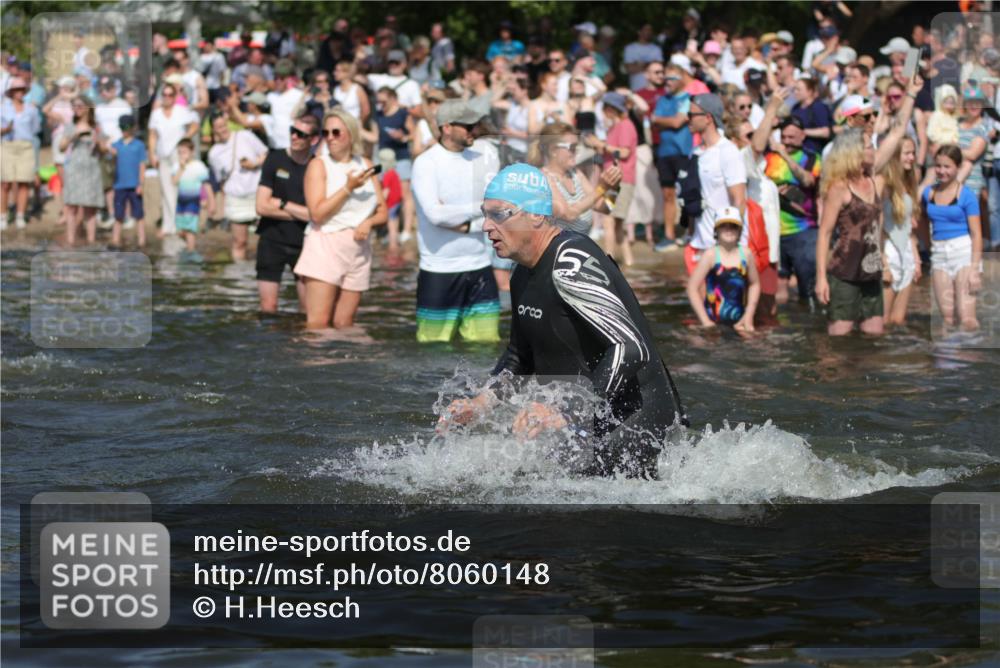 22.06.2025 - Viking Triathlon H.Heesch http://msf.ph/oto/8060148 22.06.2025 10:02:04 Schwimmen 17, 91, 107, 127, 137, 149, 278, 299, 365, 387, 415, 435, 449, 492, 551 meine-sportfotos.de