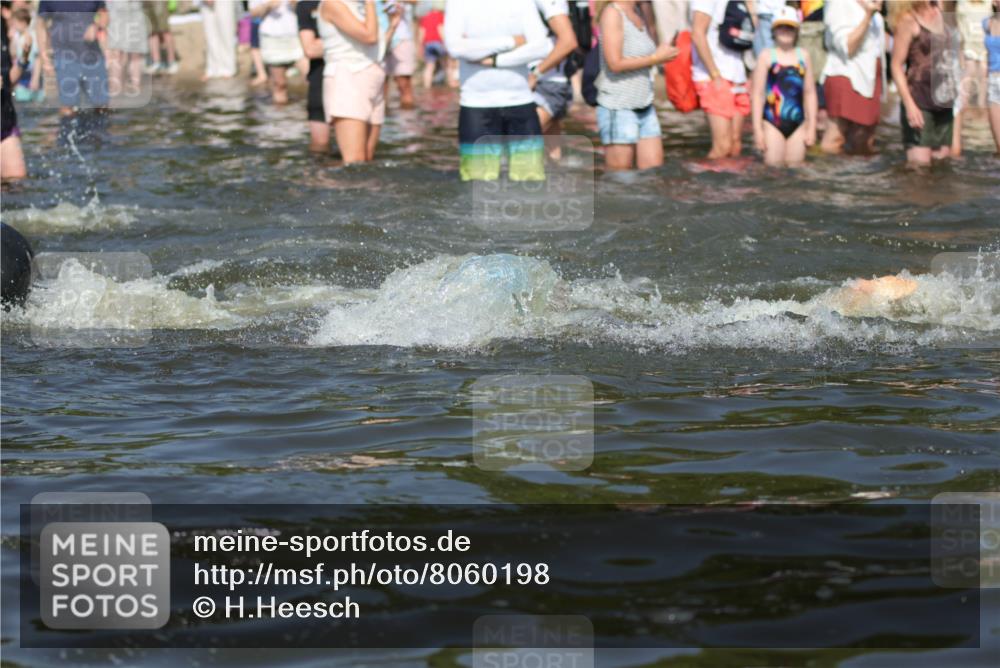 22.06.2025 - Viking Triathlon H.Heesch http://msf.ph/oto/8060198 22.06.2025 10:02:09 Schwimmen 21, 107, 127, 137, 139, 149, 207, 247, 309, 365, 382, 387, 415, 492, 522 meine-sportfotos.de