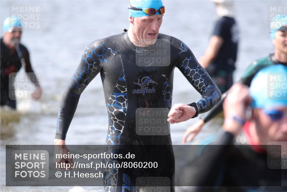 22.06.2025 - Viking Triathlon H.Heesch http://msf.ph/oto/8060200 22.06.2025 10:35:30 Schwimmen 20, 47, 62, 107, 127, 134, 154, 320, 395, 415, 482, 508, 602, 632 meine-sportfotos.de