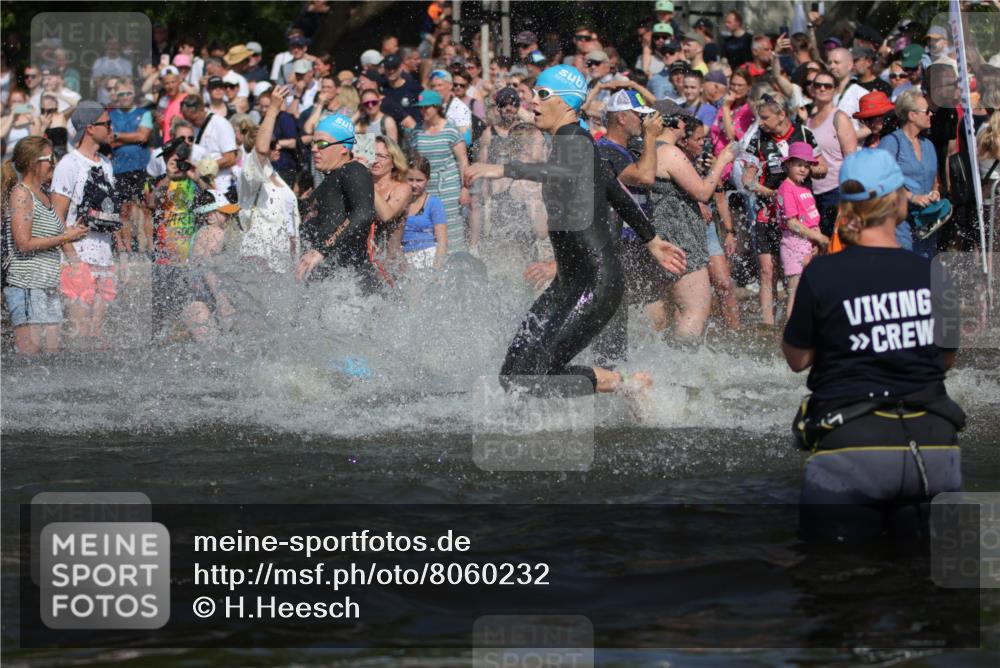22.06.2025 - Viking Triathlon H.Heesch http://msf.ph/oto/8060232 22.06.2025 10:02:15 Schwimmen 21, 75, 107, 139, 149, 207, 247, 255, 309, 331, 382, 387, 464, 469, 522 meine-sportfotos.de