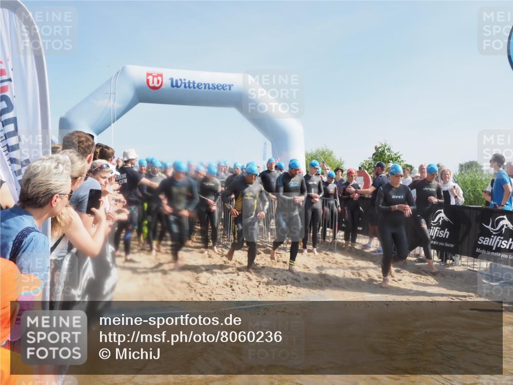22.06.2025 - Viking Triathlon MichiJ http://msf.ph/oto/8060236 22.06.2025 10:05:35 Schwimmen 22, 65, 83, 150, 167, 181, 210, 361, 439, 462, 511, 538, 553, 603, 654 meine-sportfotos.de