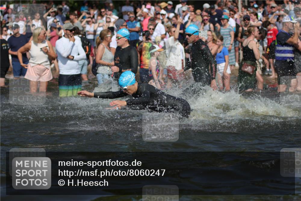 22.06.2025 - Viking Triathlon H.Heesch http://msf.ph/oto/8060247 22.06.2025 10:02:16 Schwimmen 21, 75, 107, 139, 149, 207, 247, 255, 309, 331, 382, 387, 464, 469, 522 meine-sportfotos.de