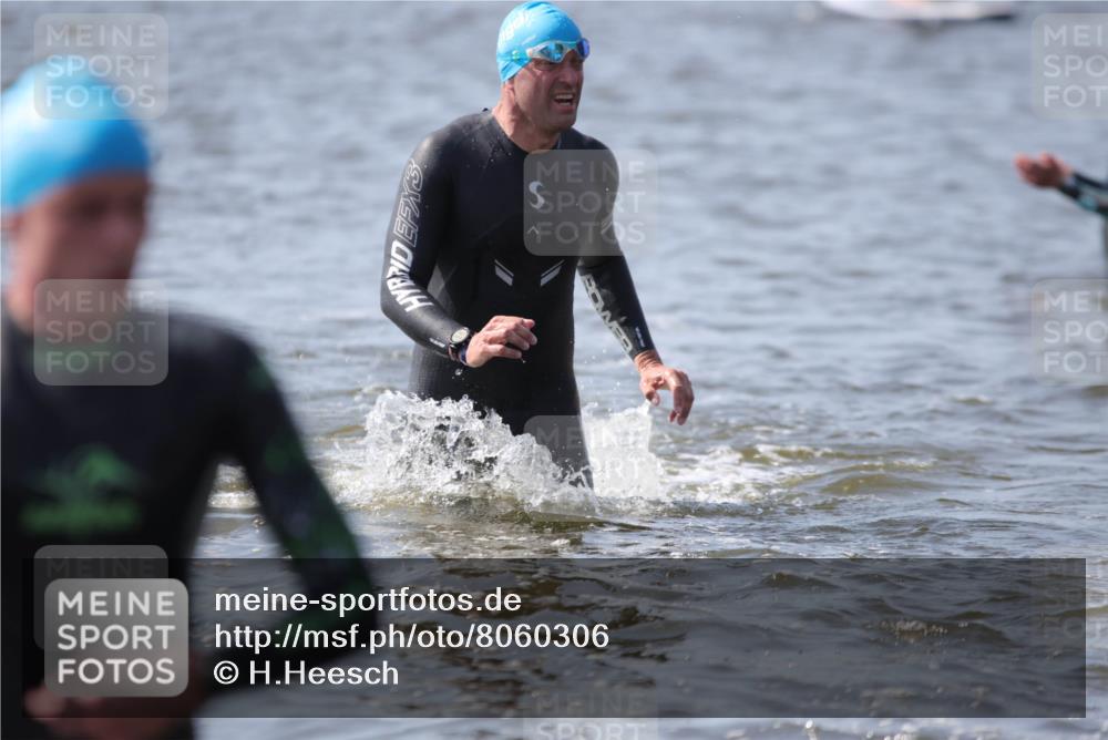 22.06.2025 - Viking Triathlon H.Heesch http://msf.ph/oto/8060306 22.06.2025 10:36:00 Schwimmen 19, 265, 313, 377, 407, 448, 552, 636 meine-sportfotos.de