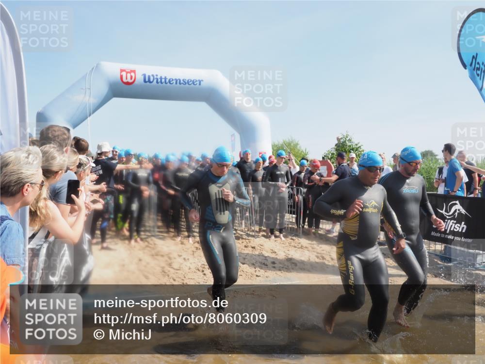 22.06.2025 - Viking Triathlon MichiJ http://msf.ph/oto/8060309 22.06.2025 10:05:37 Schwimmen 22, 65, 83, 150, 167, 181, 210, 361, 439, 462, 511, 538, 553, 603, 654 meine-sportfotos.de