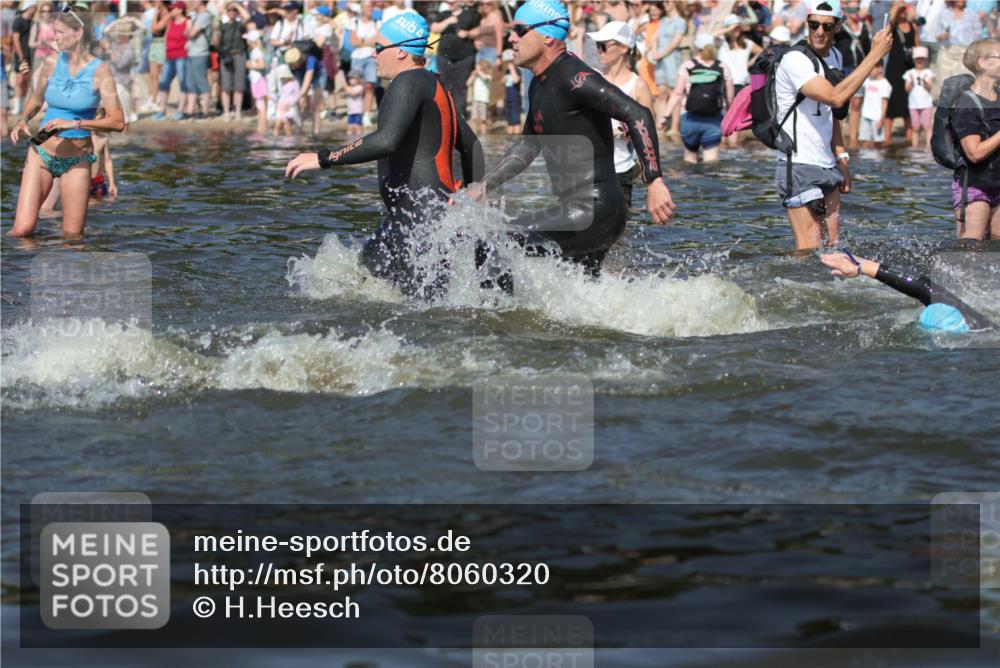 22.06.2025 - Viking Triathlon H.Heesch http://msf.ph/oto/8060320 22.06.2025 10:02:19 Schwimmen 21, 75, 139, 207, 247, 255, 265, 309, 331, 382, 464, 469, 522 meine-sportfotos.de