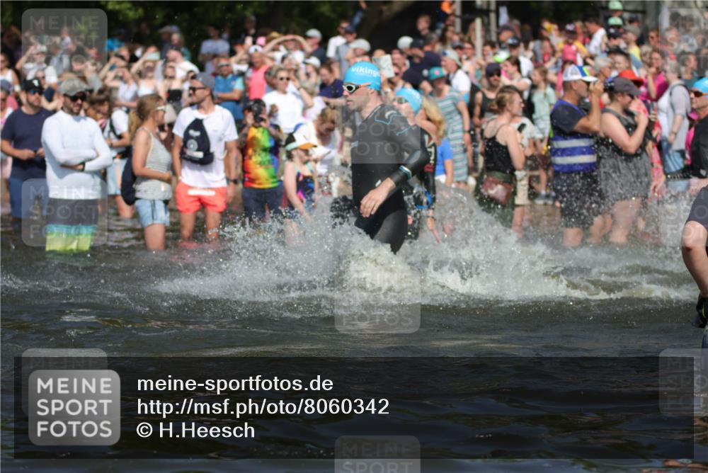 22.06.2025 - Viking Triathlon H.Heesch http://msf.ph/oto/8060342 22.06.2025 10:02:21 Schwimmen 21, 75, 78, 103, 139, 180, 207, 255, 265, 283, 309, 331, 382, 464, 469 meine-sportfotos.de