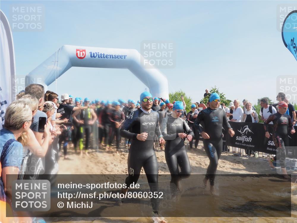 22.06.2025 - Viking Triathlon MichiJ http://msf.ph/oto/8060352 22.06.2025 10:05:41 Schwimmen 22, 65, 83, 135, 194, 210, 361, 379, 439, 462, 511, 517, 553, 603, 653 meine-sportfotos.de