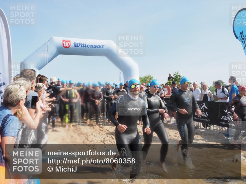 22.06.2025 - Viking Triathlon MichiJ http://msf.ph/oto/8060358 22.06.2025 10:05:41 Schwimmen 22, 65, 83, 135, 194, 210, 361, 379, 439, 462, 511, 517, 553, 603, 653 meine-sportfotos.de
