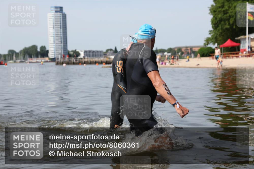 22.06.2025 - Viking Triathlon Michael Strokosch http://msf.ph/oto/8060361 22.06.2025 10:58:16 Schwimmen 359, 403 meine-sportfotos.de