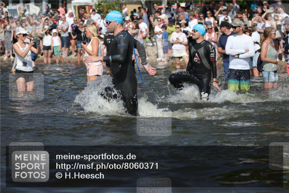22.06.2025 - Viking Triathlon H.Heesch http://msf.ph/oto/8060371 22.06.2025 10:02:23 Schwimmen 21, 75, 78, 103, 139, 180, 207, 255, 265, 283, 309, 331, 382, 464, 469 meine-sportfotos.de