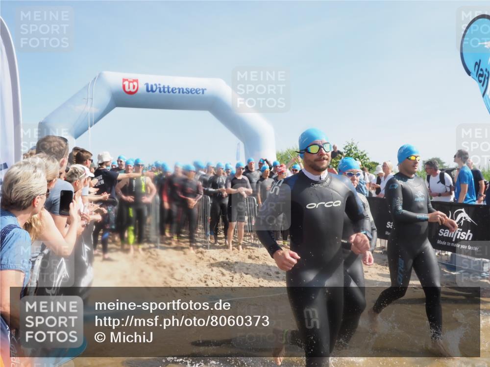 22.06.2025 - Viking Triathlon MichiJ http://msf.ph/oto/8060373 22.06.2025 10:05:41 Schwimmen 22, 65, 83, 135, 194, 210, 361, 379, 439, 462, 511, 517, 553, 603, 653 meine-sportfotos.de