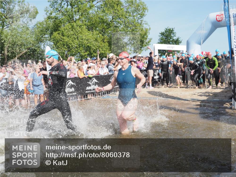 22.06.2025 - Viking Triathlon KatJ http://msf.ph/oto/8060378 22.06.2025 10:00:36 Schwimmen 1, 7, 8, 11, 13, 30, 45, 52, 87, 152, 178, 196, 198, 200, 230, 368, 374, 401, 414, 526, 534, 616, 623, 628, 641, 642, 651, 661 meine-sportfotos.de