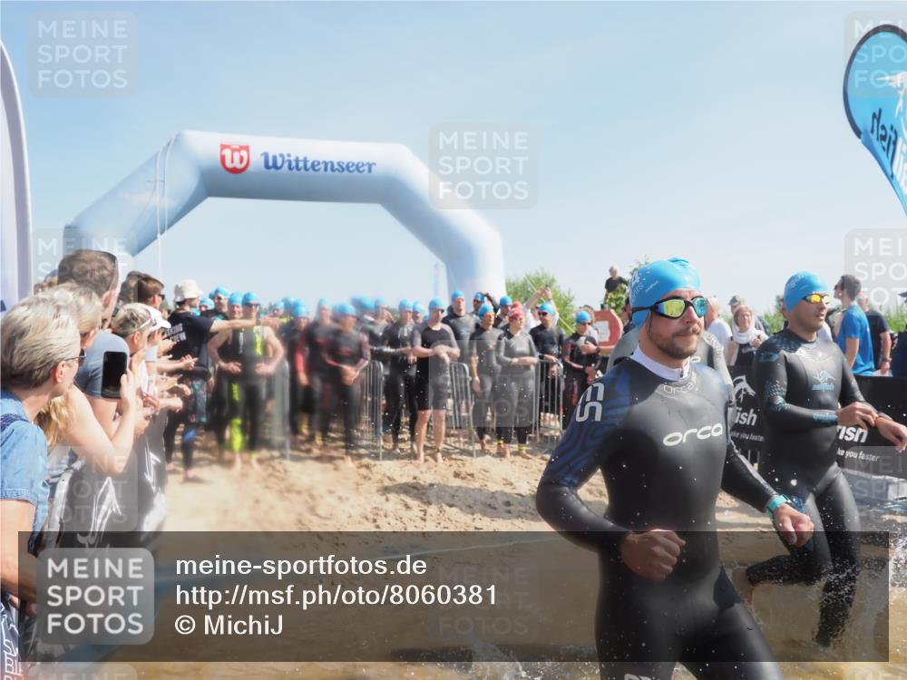 22.06.2025 - Viking Triathlon MichiJ http://msf.ph/oto/8060381 22.06.2025 10:05:41 Schwimmen 22, 65, 83, 135, 194, 210, 361, 379, 439, 462, 511, 517, 553, 603, 653 meine-sportfotos.de