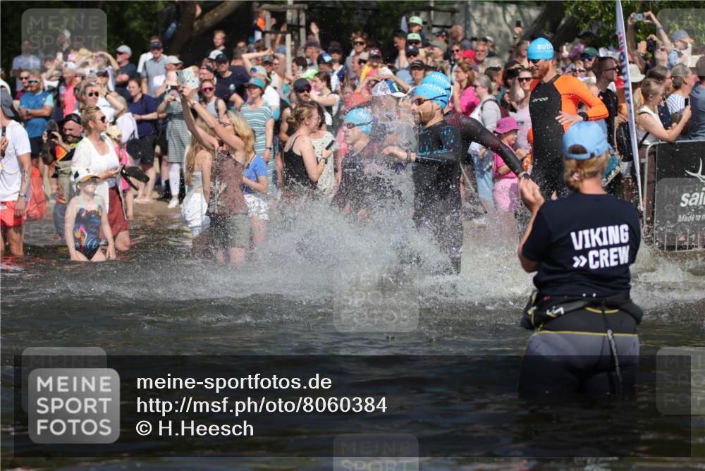 22.06.2025 - Viking Triathlon H.Heesch http://msf.ph/oto/8060384 22.06.2025 10:02:25 Schwimmen 75, 78, 103, 180, 188, 189, 255, 265, 283, 331, 464, 469, 520, 532, 549 meine-sportfotos.de