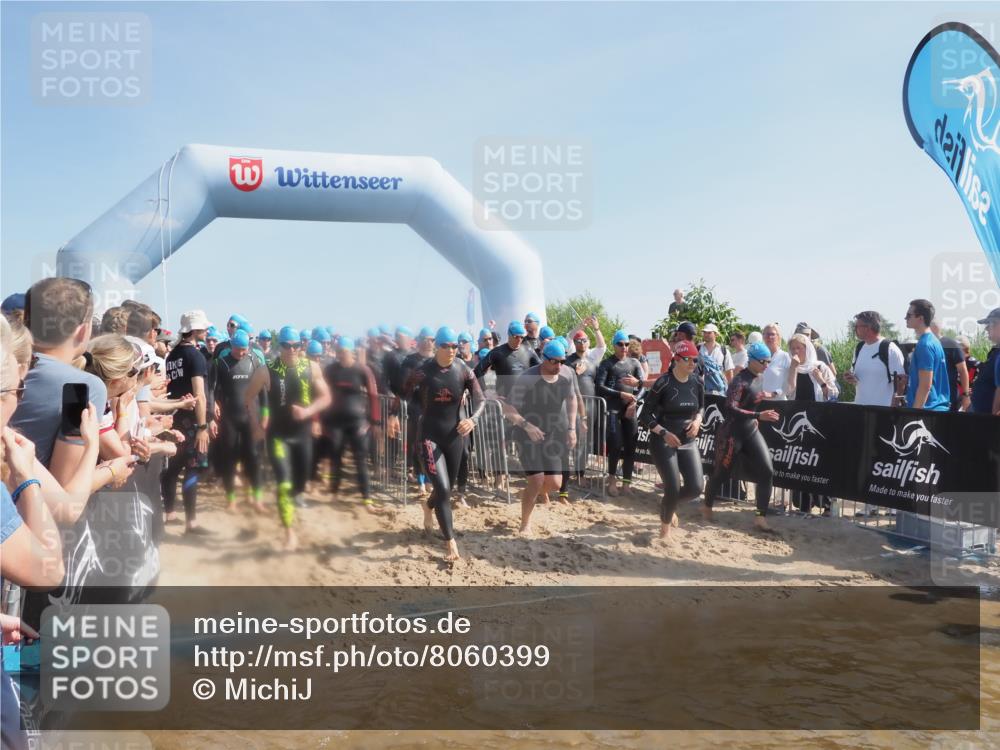 22.06.2025 - Viking Triathlon MichiJ http://msf.ph/oto/8060399 22.06.2025 10:05:46 Schwimmen 65, 83, 128, 135, 194, 211, 275, 361, 379, 511, 517, 530, 553, 633, 653 meine-sportfotos.de