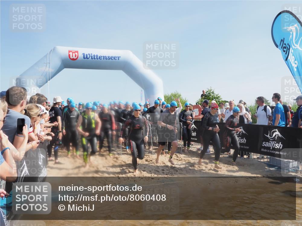22.06.2025 - Viking Triathlon MichiJ http://msf.ph/oto/8060408 22.06.2025 10:05:46 Schwimmen 65, 83, 128, 135, 194, 211, 275, 361, 379, 511, 517, 530, 553, 633, 653 meine-sportfotos.de