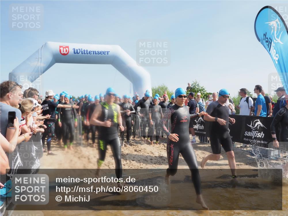 22.06.2025 - Viking Triathlon MichiJ http://msf.ph/oto/8060450 22.06.2025 10:05:47 Schwimmen 65, 83, 128, 135, 194, 211, 275, 361, 379, 511, 517, 530, 553, 633, 653 meine-sportfotos.de