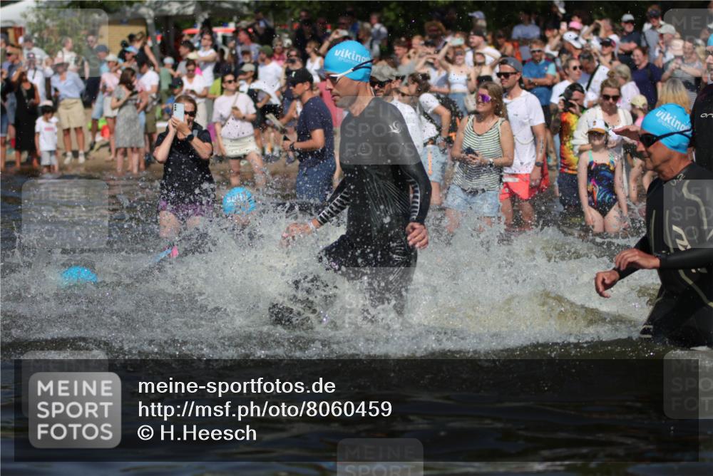 22.06.2025 - Viking Triathlon H.Heesch http://msf.ph/oto/8060459 22.06.2025 10:02:31 Schwimmen 78, 103, 114, 180, 188, 189, 193, 265, 283, 297, 513, 520, 532, 546, 549 meine-sportfotos.de