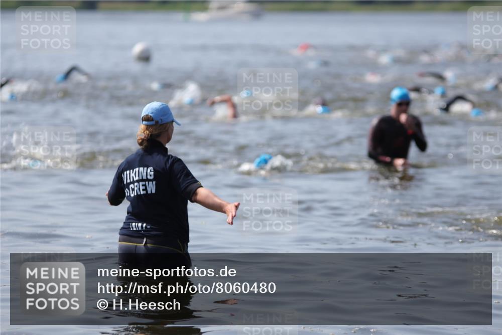 22.06.2025 - Viking Triathlon H.Heesch http://msf.ph/oto/8060480 22.06.2025 10:36:47 Schwimmen 331, 332, 388 meine-sportfotos.de